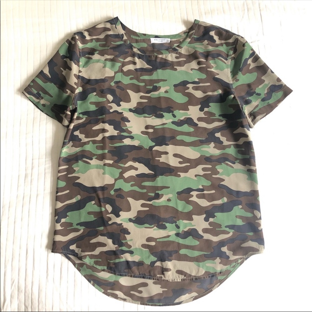 Equipment Silk Camo Short Sleeve Top